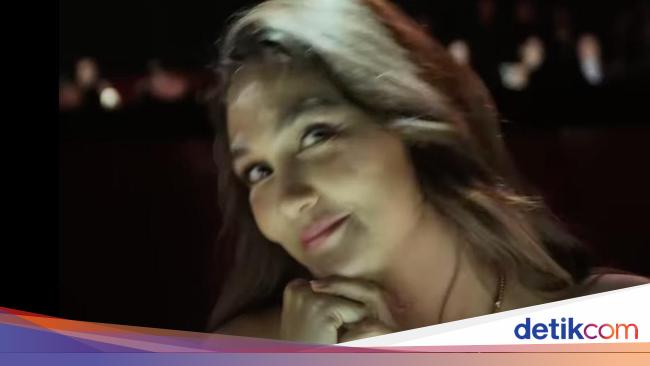 Luna Maya Bikin Heboh Usai Satu Acara dengan Lisa BLACKPINK