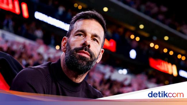 Van Nistelrooy Langsung Tanya-Tanya Maresca Usai Didekati Leicester